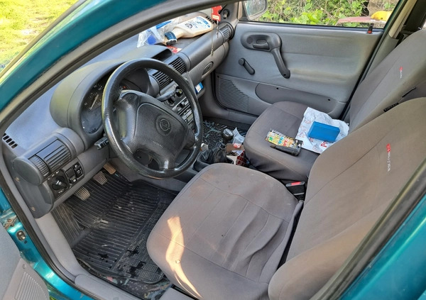 Opel Corsa cena 2800 przebieg: 151000, rok produkcji 1994 z Połaniec małe 16